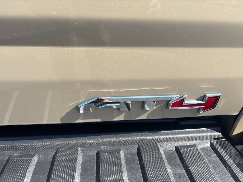 2022 GMC Canyon AT4 w/Leather