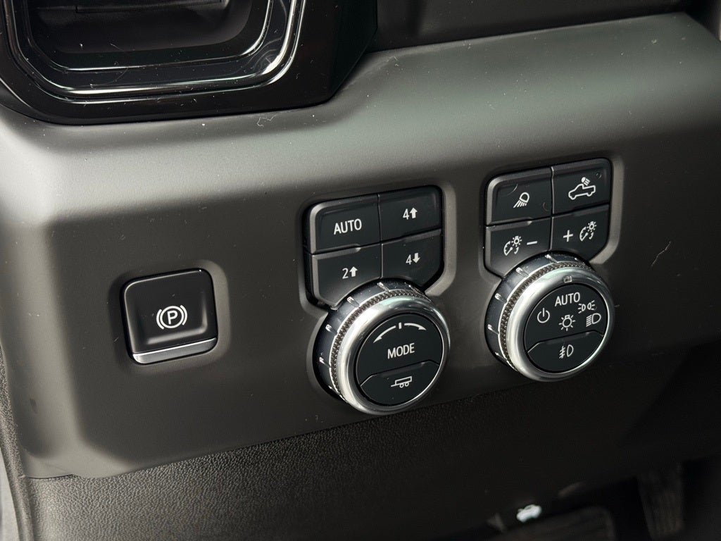 2025 GMC Sierra 1500 AT4