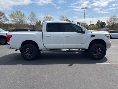 2017 Nissan Titan SV