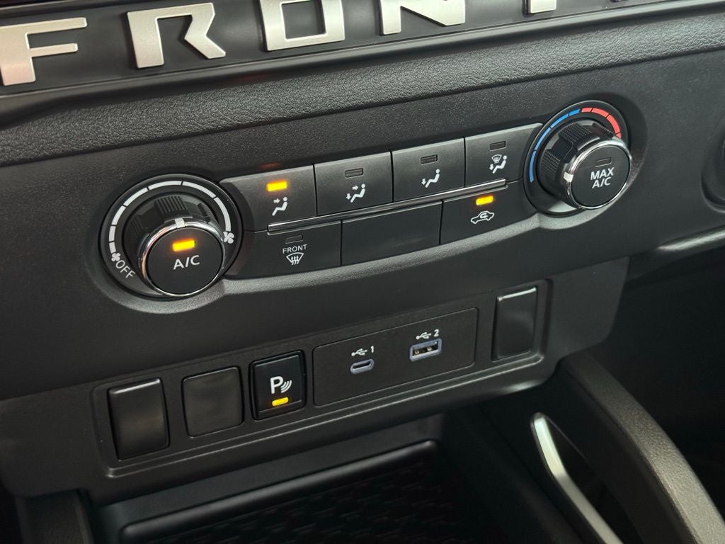 2025 Nissan Frontier SV