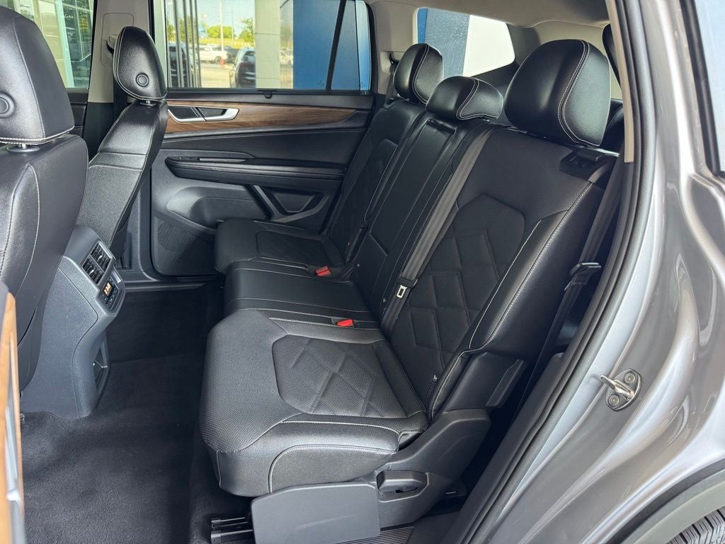 2025 Volkswagen Atlas 2.0T SE w/Technology