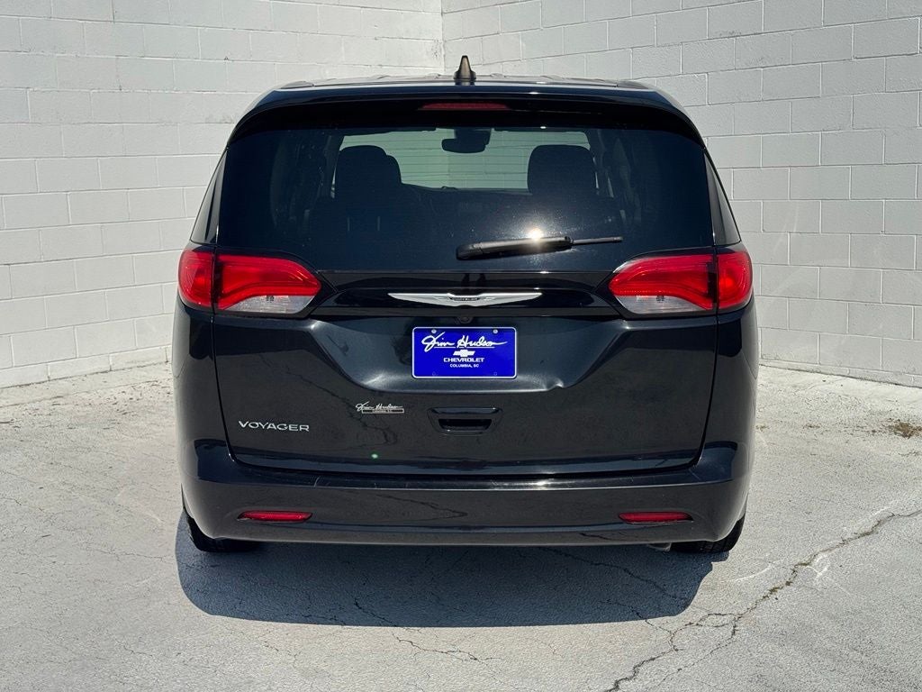 2023 Chrysler Voyager LX