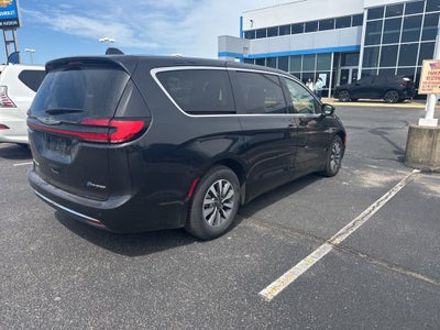 2024 Chrysler Pacifica Hybrid Select