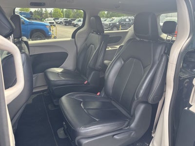 2024 Chrysler Pacifica Hybrid Select