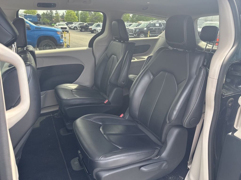 2024 Chrysler Pacifica Hybrid Select