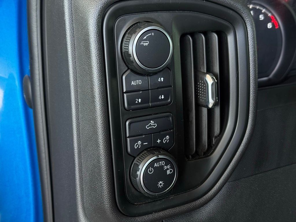 2023 Chevrolet Silverado 1500 Custom Trail Boss