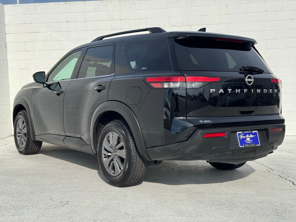 2025 Nissan Pathfinder SV