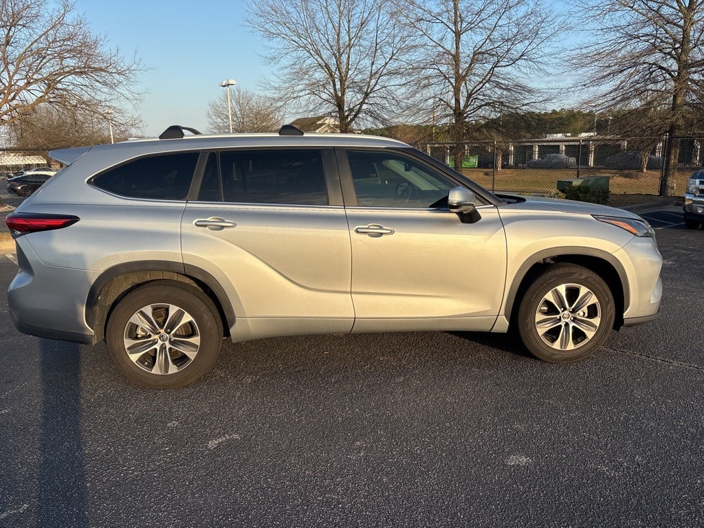 2023 Toyota Highlander Hybrid XLE