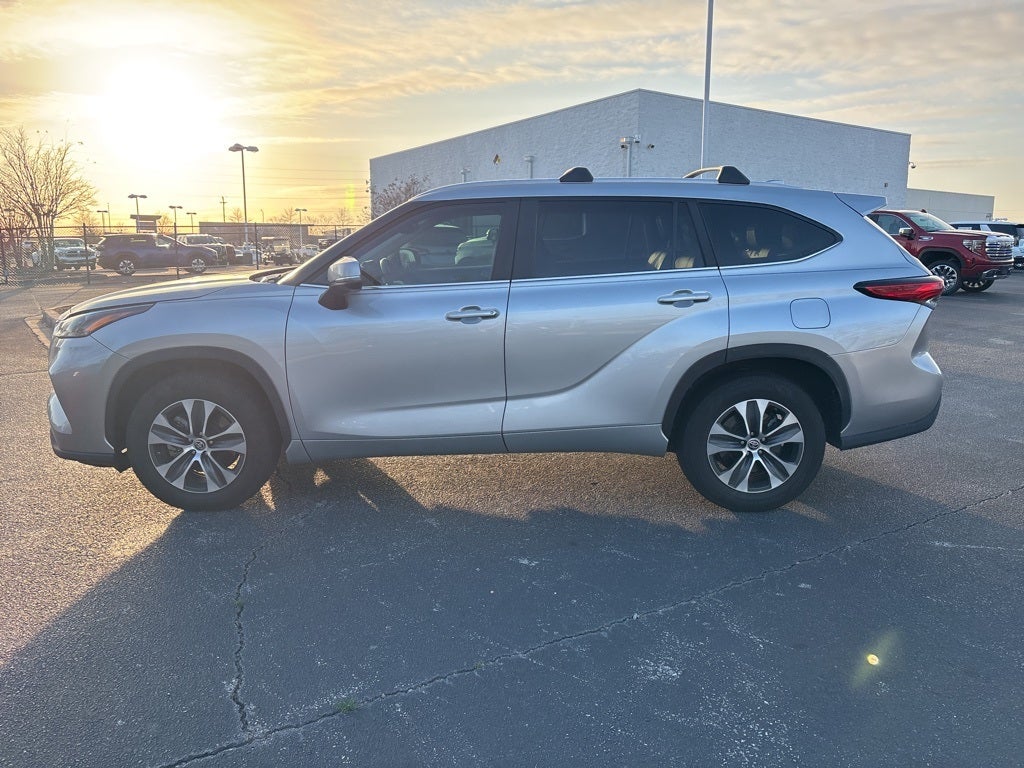 2023 Toyota Highlander Hybrid XLE