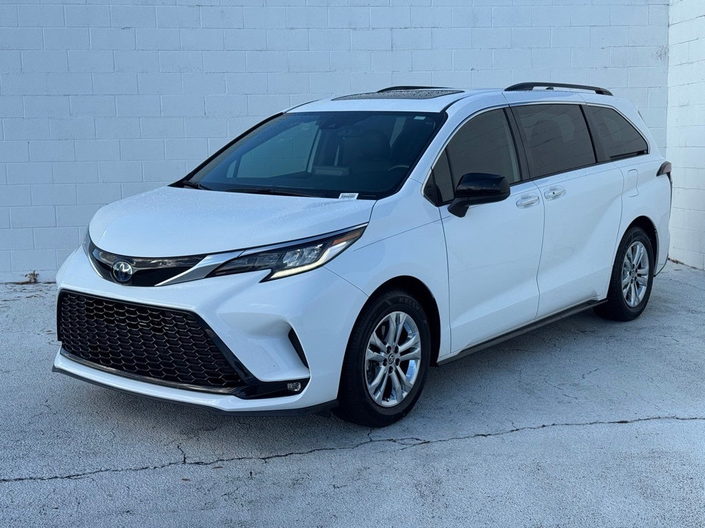 2023 Toyota Sienna XSE 7 Passenger