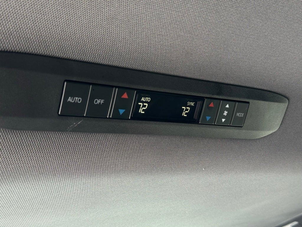 2023 Toyota Sienna XSE 7 Passenger