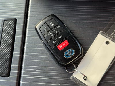 2023 Toyota Sienna XSE 7 Passenger