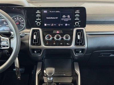 2022 Kia Sorento LX