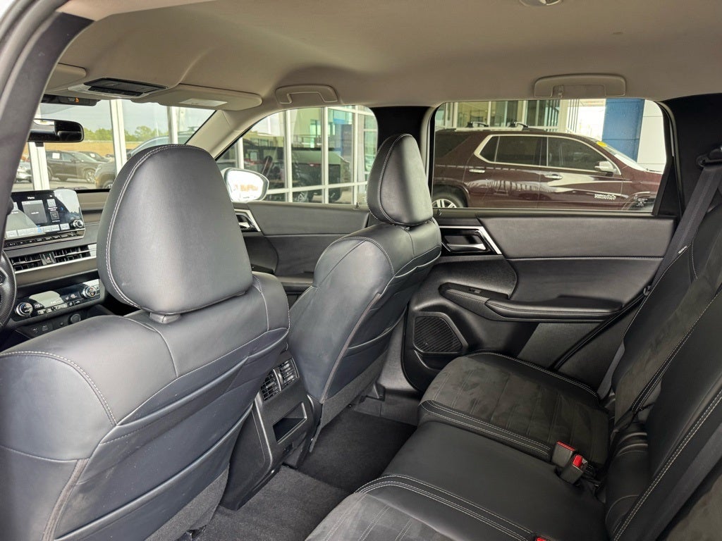 2024 Mitsubishi Outlander SE