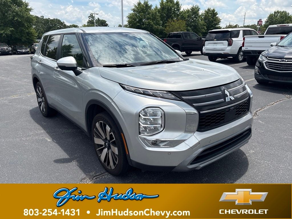 2025 Mitsubishi Outlander SE