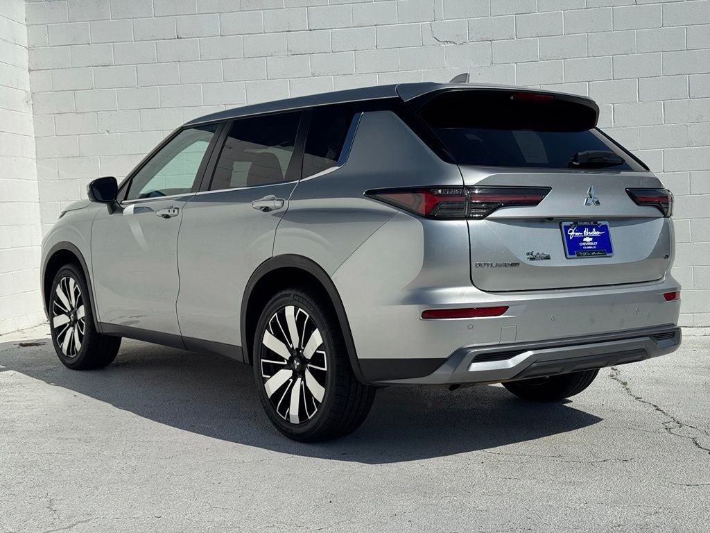 2025 Mitsubishi Outlander SE
