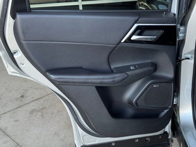 2025 Mitsubishi Outlander SE