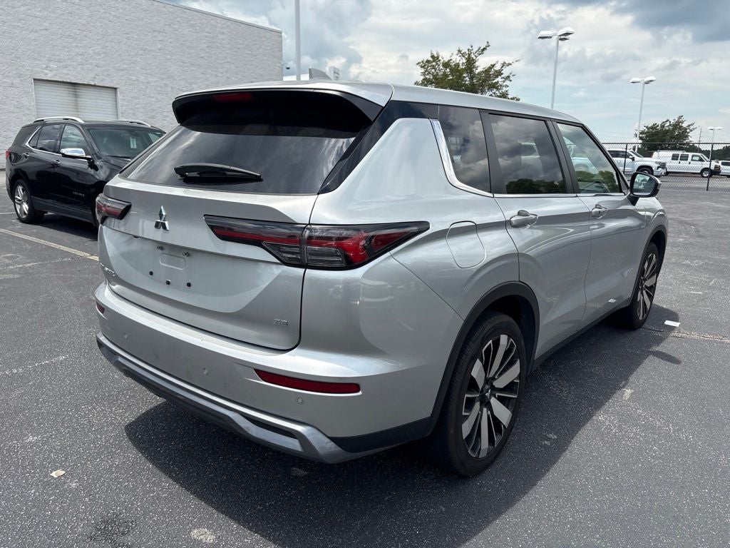 2025 Mitsubishi Outlander SE