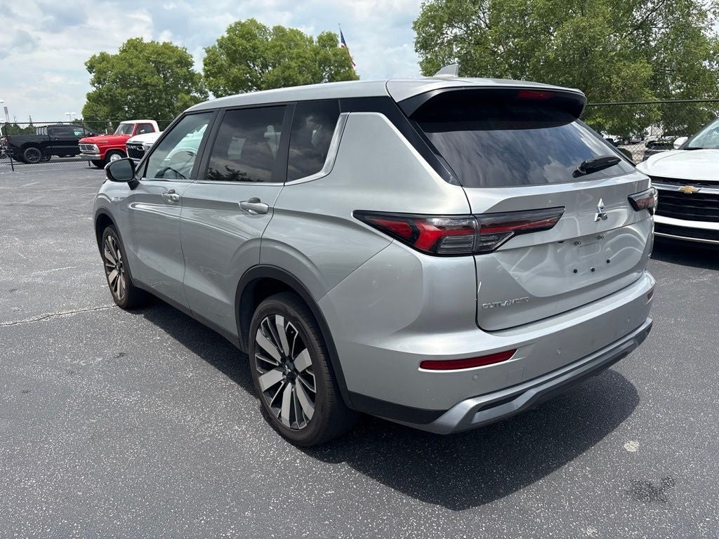 2025 Mitsubishi Outlander SE