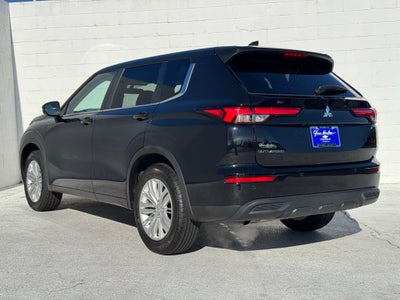 2024 Mitsubishi Outlander ES