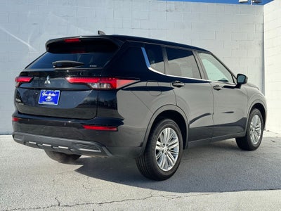 2024 Mitsubishi Outlander ES