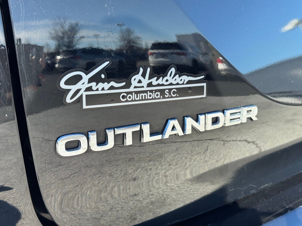 2024 Mitsubishi Outlander ES