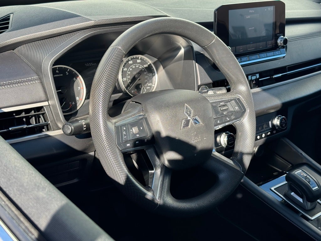 2024 Mitsubishi Outlander ES