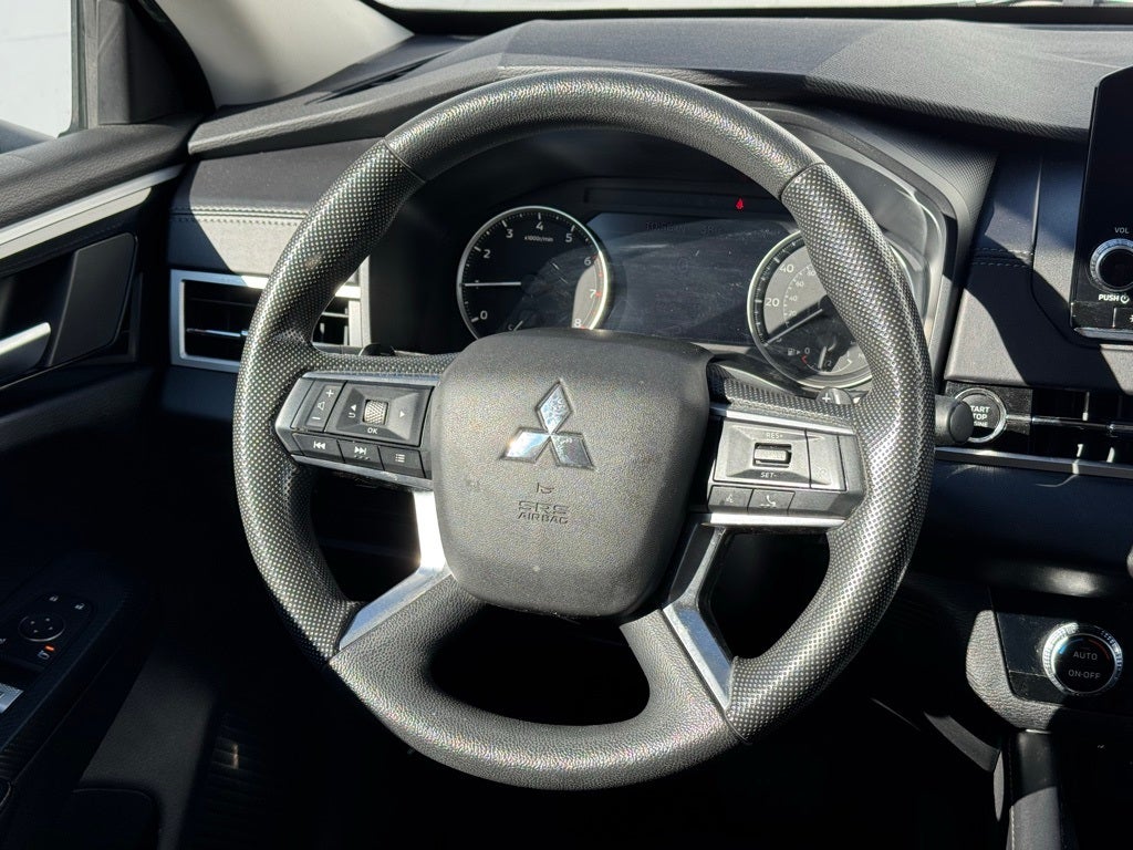 2024 Mitsubishi Outlander ES