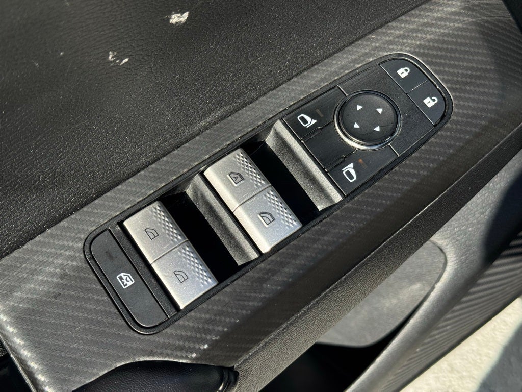 2024 Mitsubishi Outlander ES