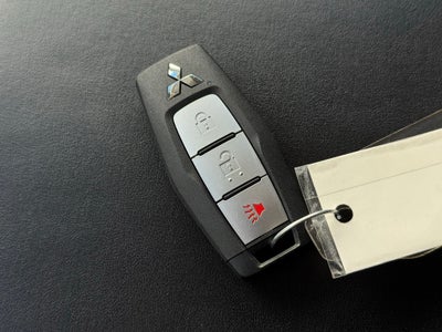 2024 Mitsubishi Outlander ES