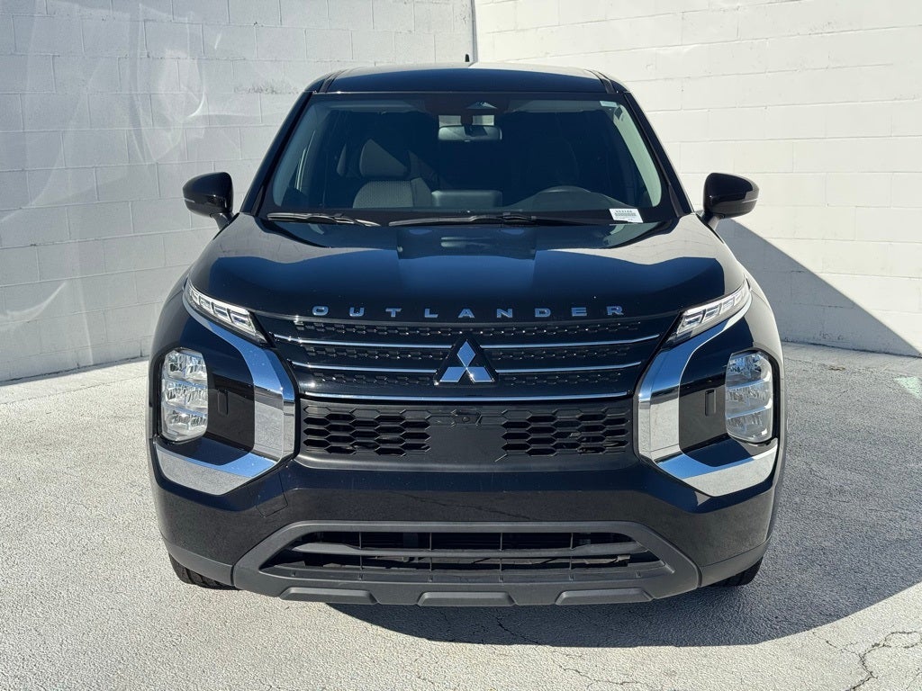 2024 Mitsubishi Outlander ES
