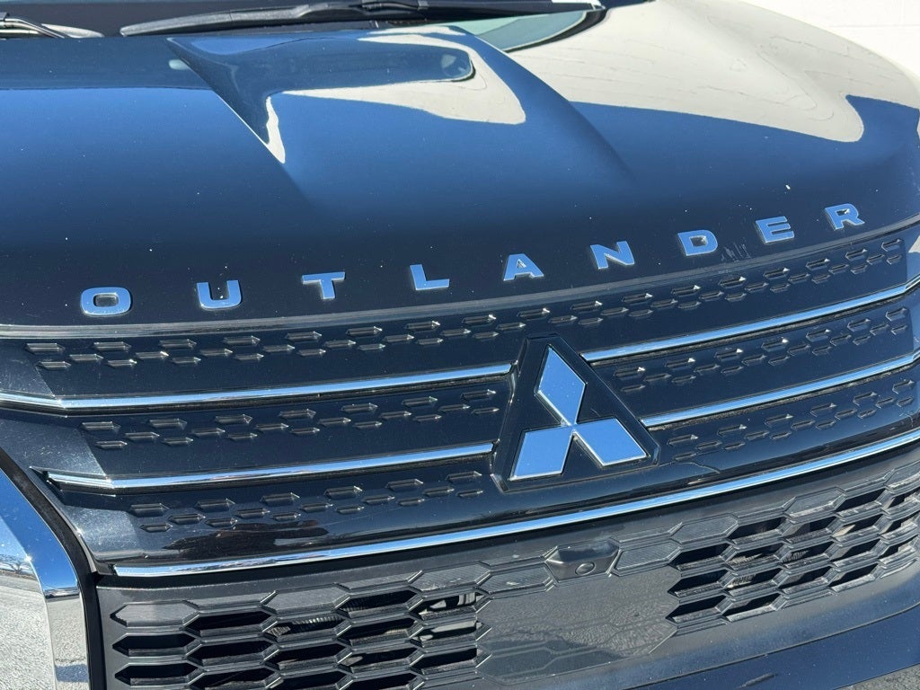 2024 Mitsubishi Outlander ES