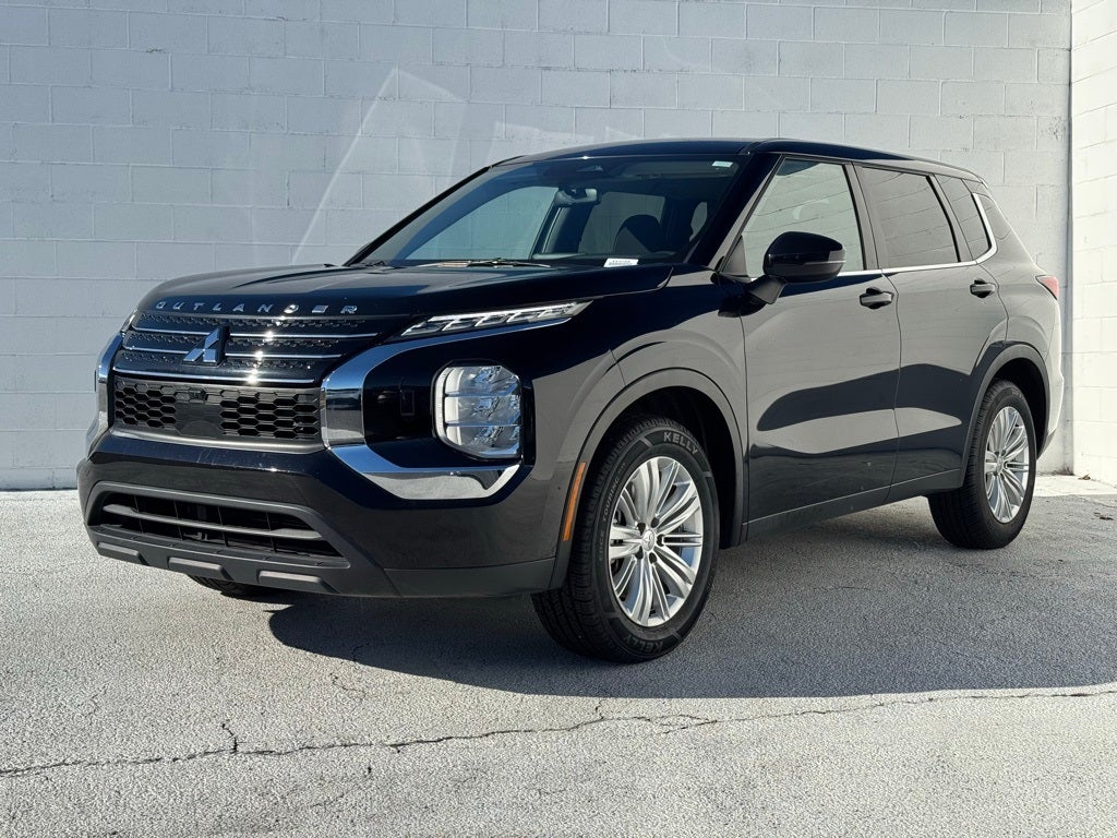 2024 Mitsubishi Outlander ES