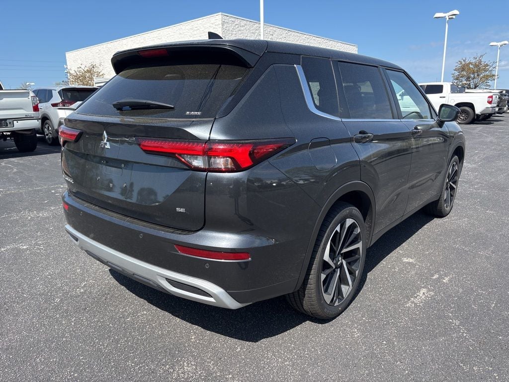 2024 Mitsubishi Outlander SE