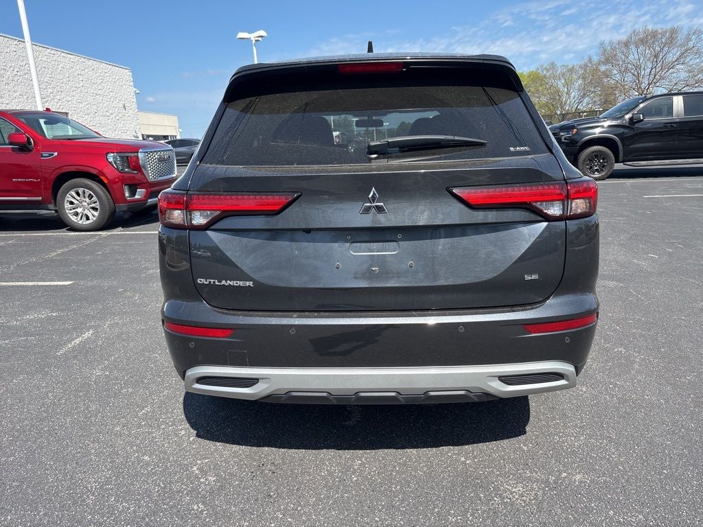 2024 Mitsubishi Outlander SE
