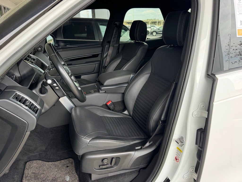 2023 Land Rover Discovery S R-Dynamic