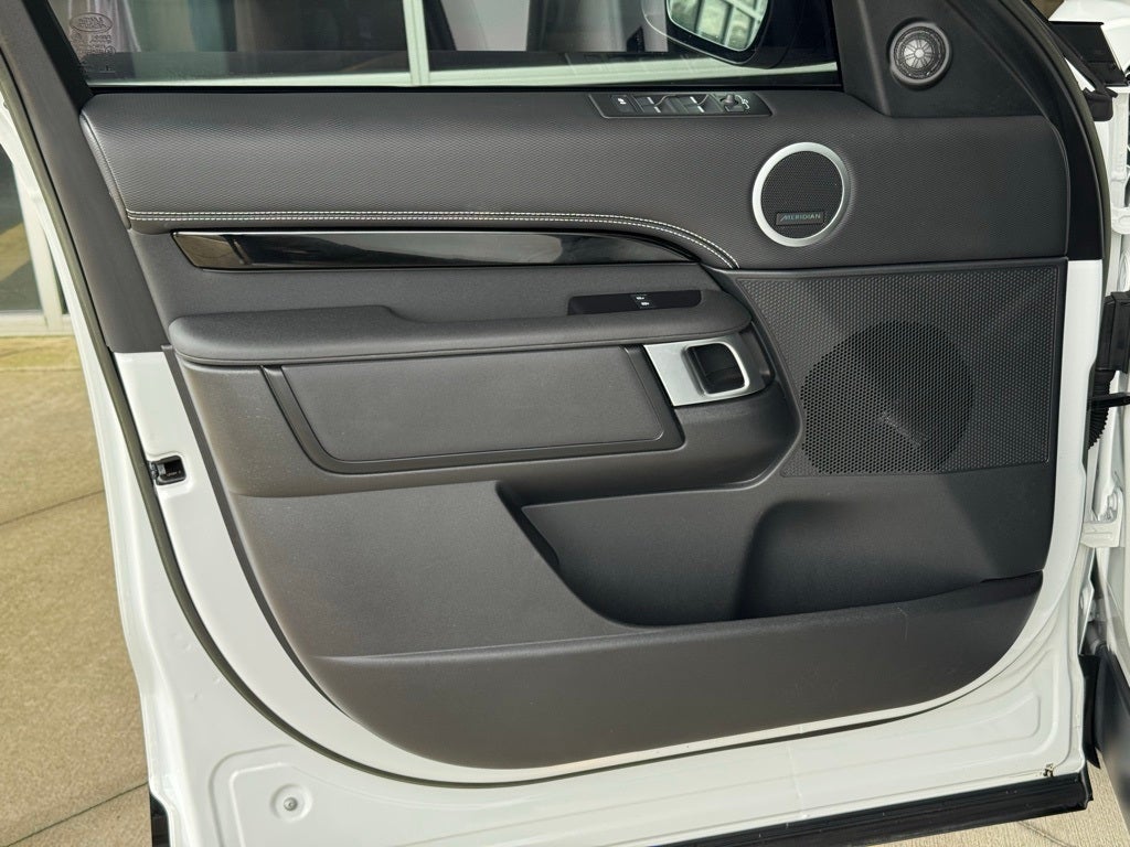 2023 Land Rover Discovery S R-Dynamic