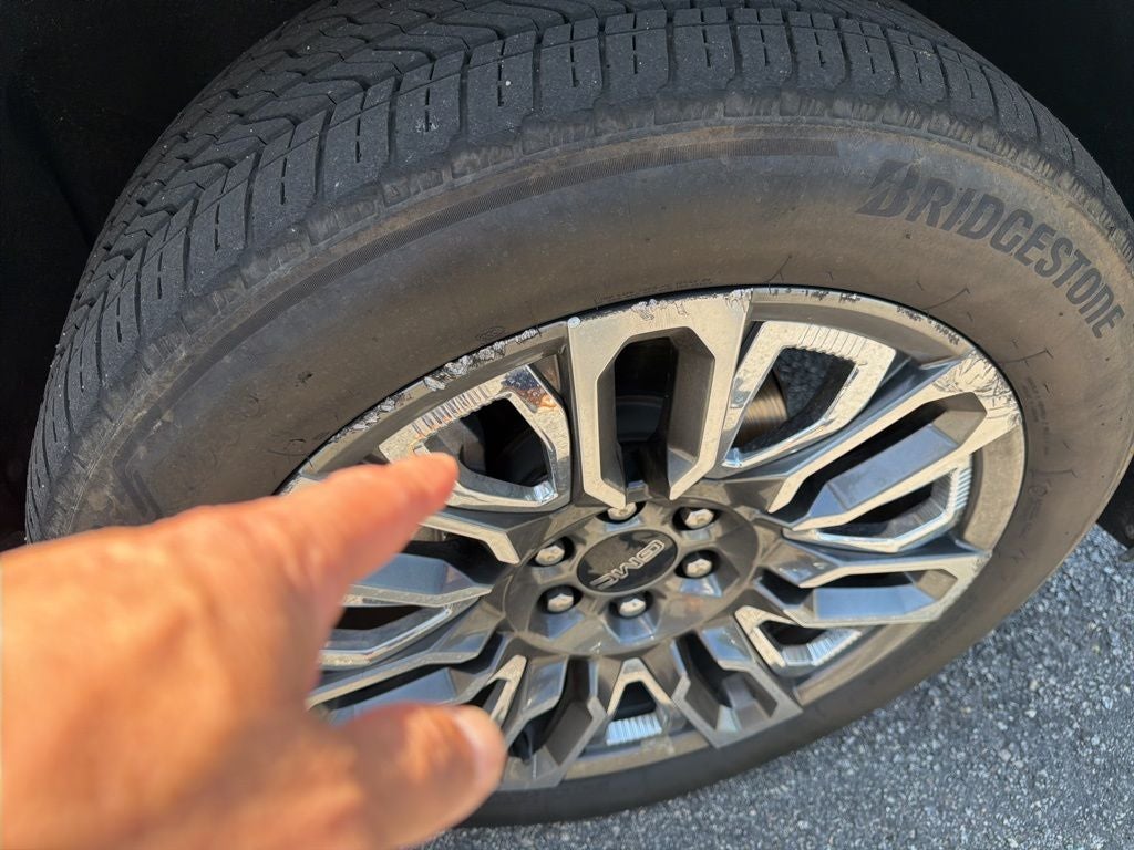 2023 GMC Yukon Denali Ultimate