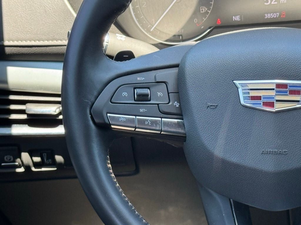 2023 Cadillac XT4 Premium Luxury