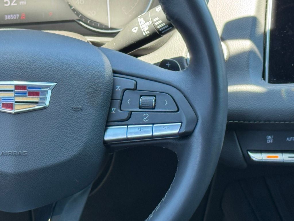 2023 Cadillac XT4 Premium Luxury