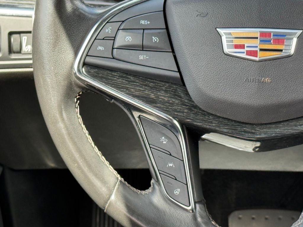 2022 Cadillac XT5 Premium Luxury