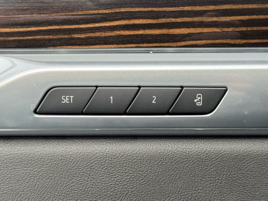 2025 Cadillac Escalade Premium Luxury