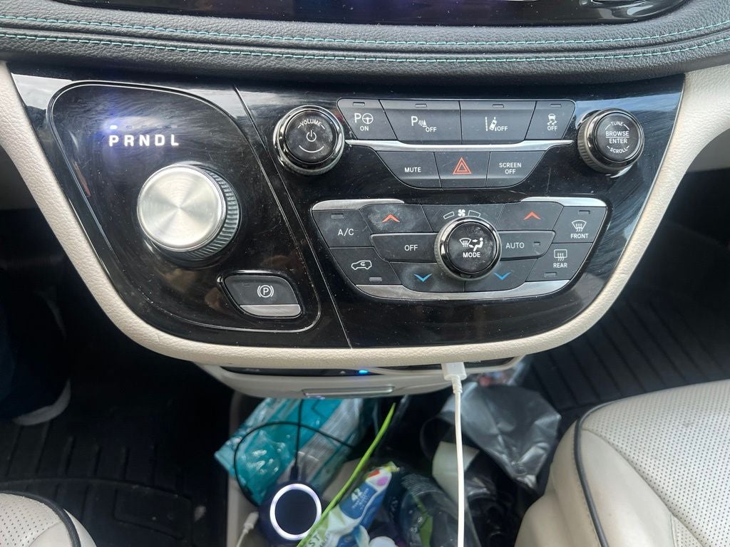 2018 Chrysler Pacifica Hybrid Limited