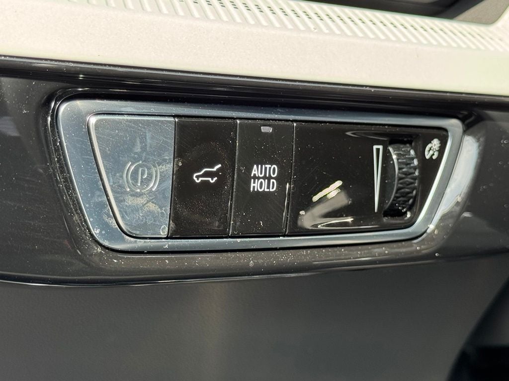 2025 Cadillac OPTIQ Sport 2