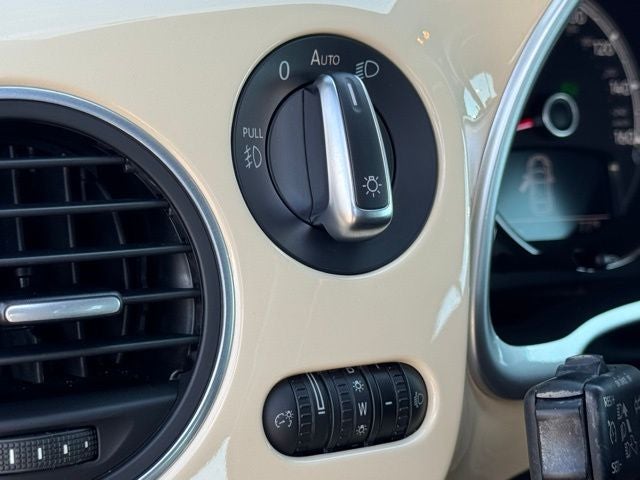 2019 Volkswagen Beetle Convertible 2.0T Final Edition SEL