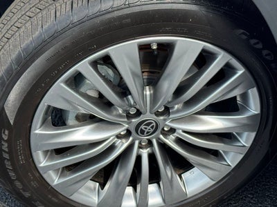 2025 Toyota Highlander Platinum