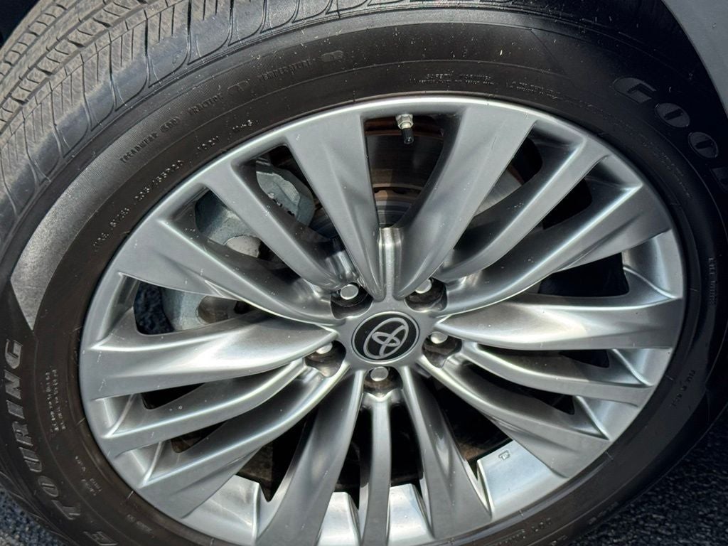 2025 Toyota Highlander Platinum