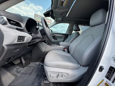 2025 Toyota Highlander Platinum