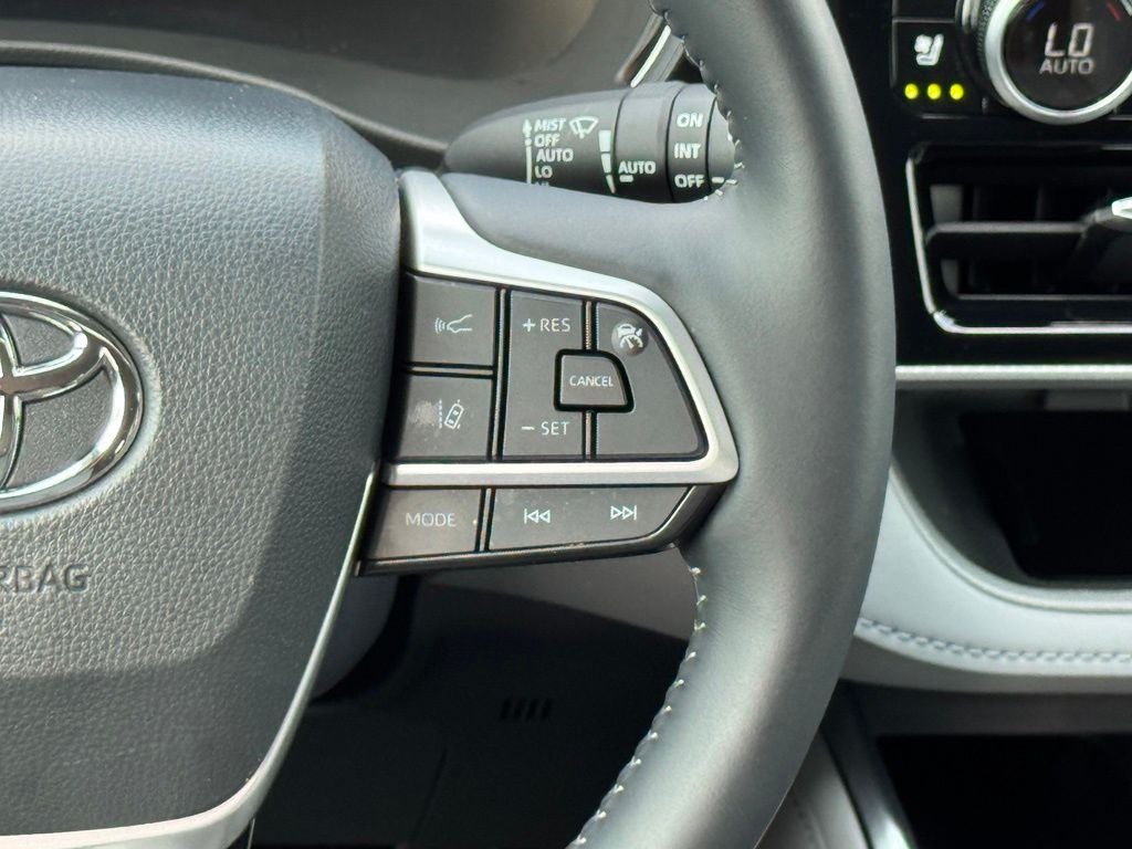 2025 Toyota Highlander Platinum