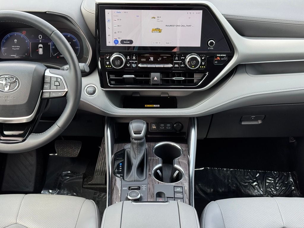 2025 Toyota Highlander Platinum